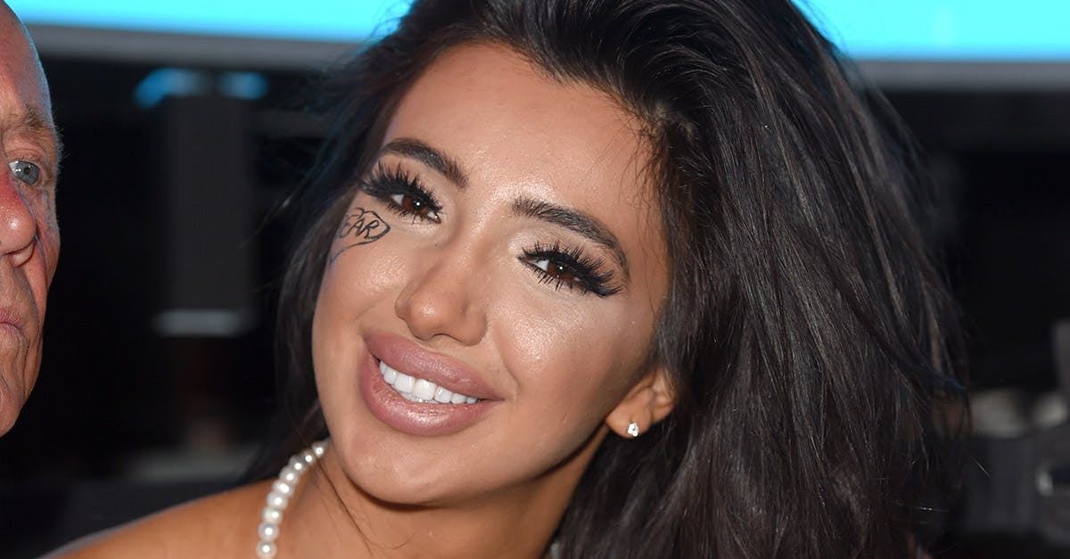 Chloe Khan HITS OUT: 'Everyone's a snake' - heat